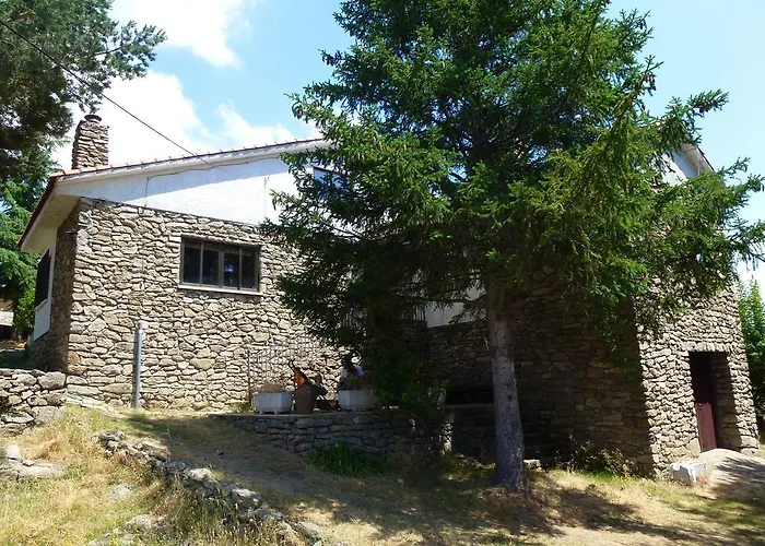 Casa El Cuco 나바레돈다 데 그레도스